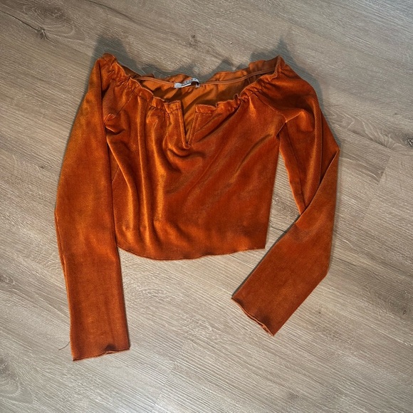 FAVLUX Orange Velvet Long Sleeve Crop Size M ❤️‍🔥 - Picture 1 of 4